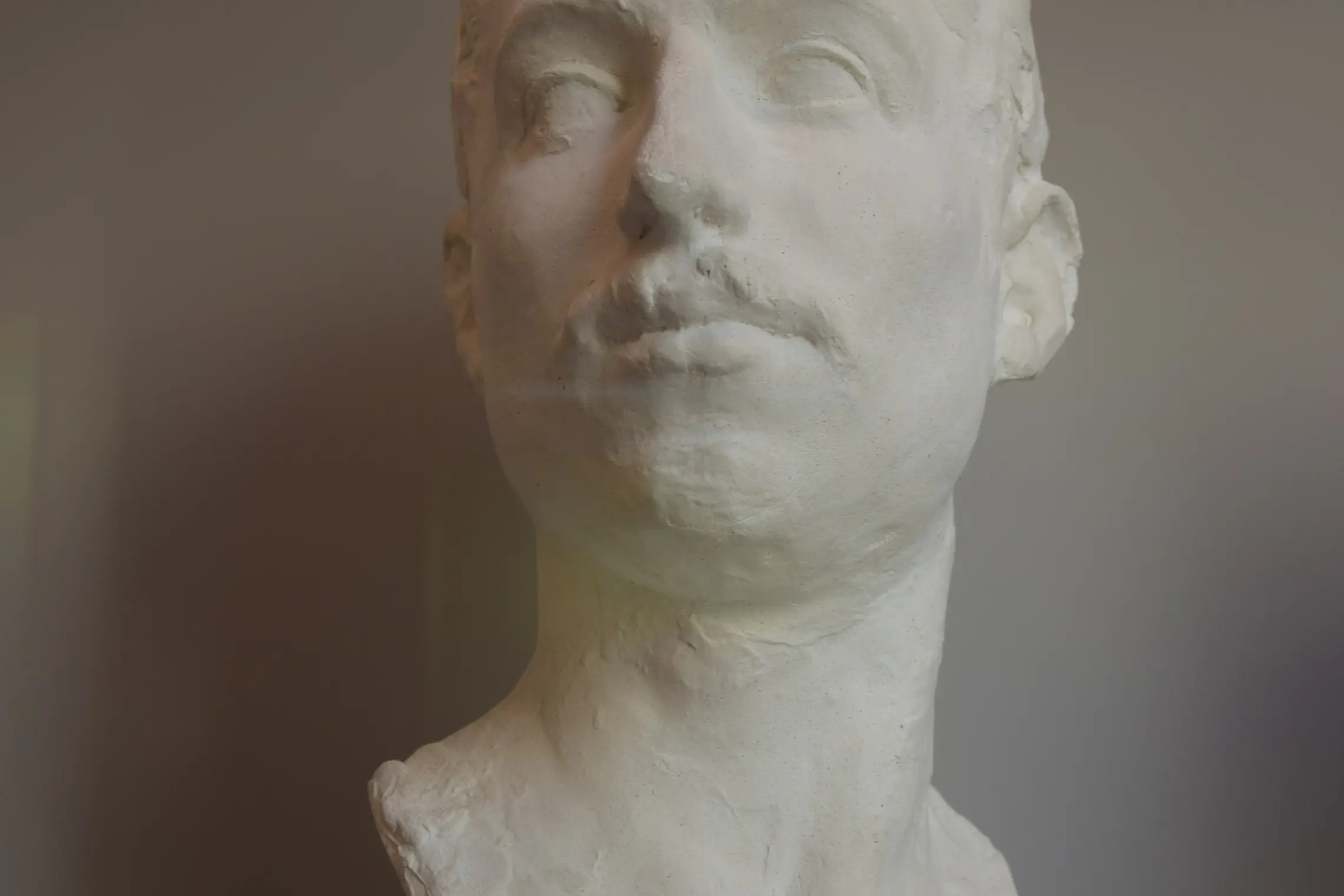 Lucien Schnegg: A Master of Modern Sculpture and Decoration