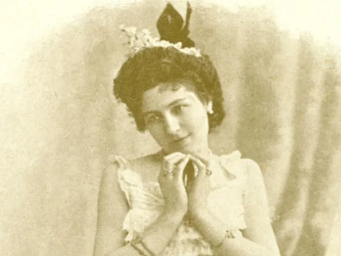 Dressed Up: Fashion & Photography 1850–1920