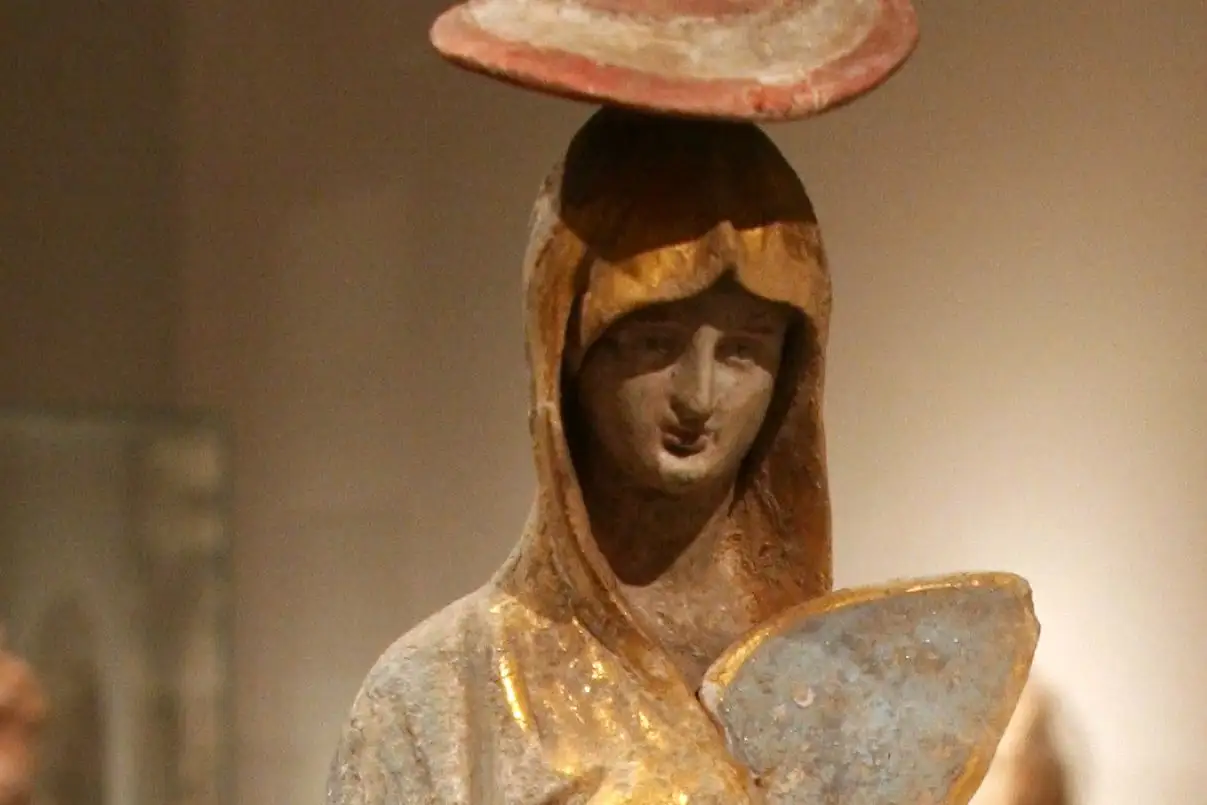 Cropped - Wealthy 'Middle-class' Women: So-called Tanagra Figurine