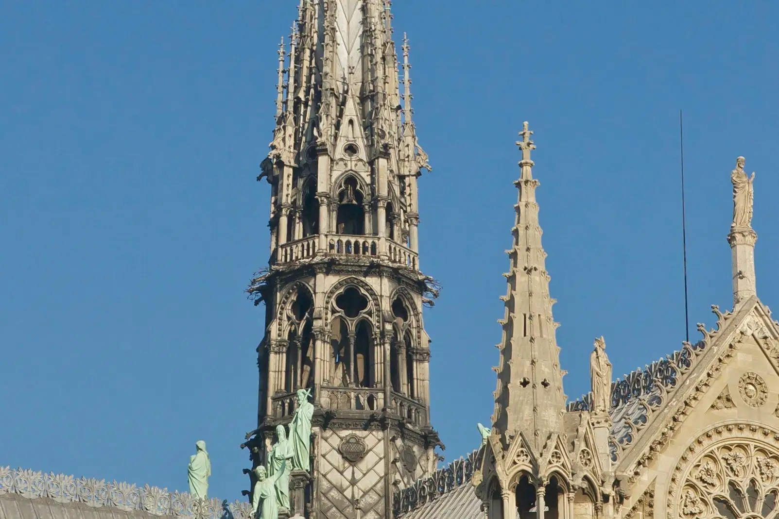 Cropped - Flèche Notre-Dame de Paris